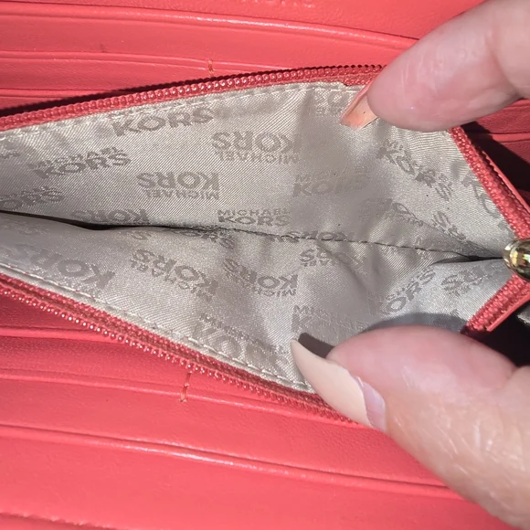 Michael Kors Quilted Leather Large Wallet Coral Mk - Picture 4 of 5